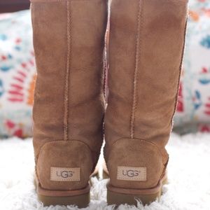 UGG Classic Tall Boots in Chestnut size 6